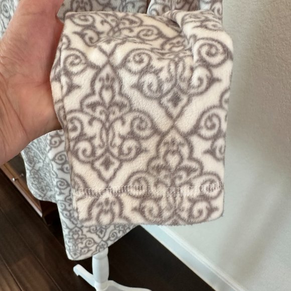 KAREN SCOTT Soft Fleece Pull Over Top - Medium - Picture 2 of 7